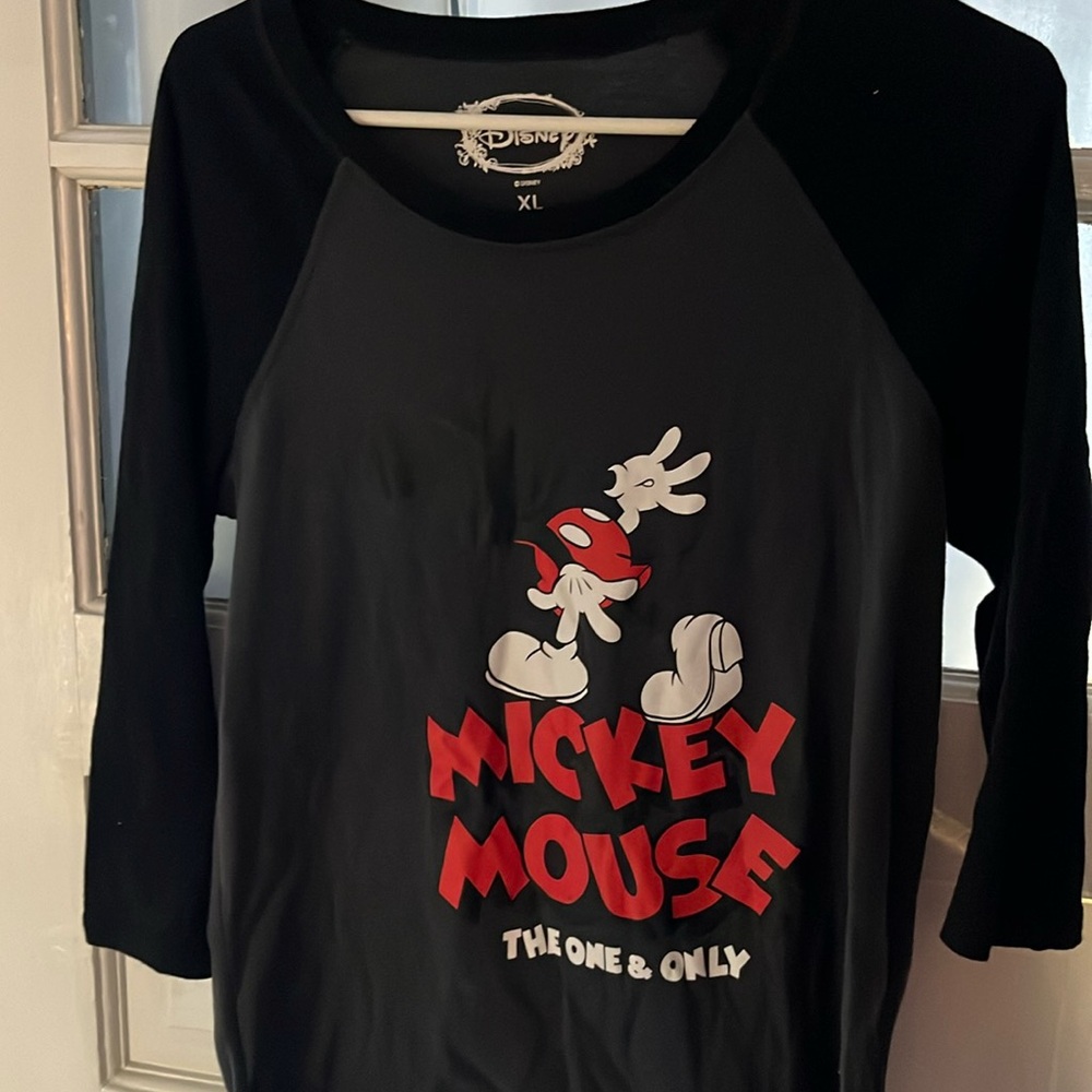 Very cute hardly worn long sleeve Mickey Mouse T-shirt
